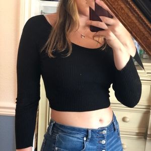 Black Long Sleeved Crop Top